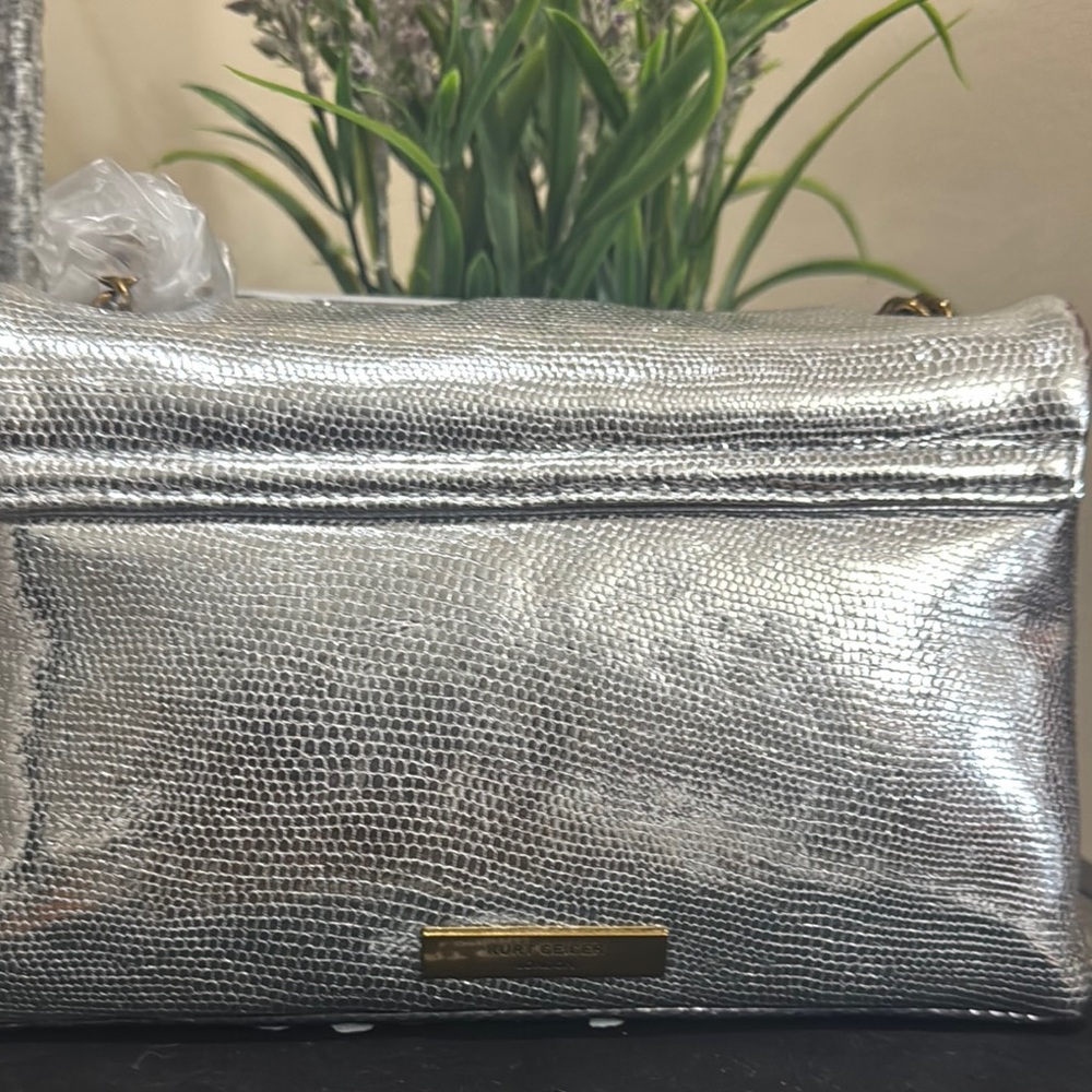 ❤️🍇🍇Host Pick Kurt Geiger Silver and Gold Shoulder Bag 🍇🍇 - Picture 3 of 15